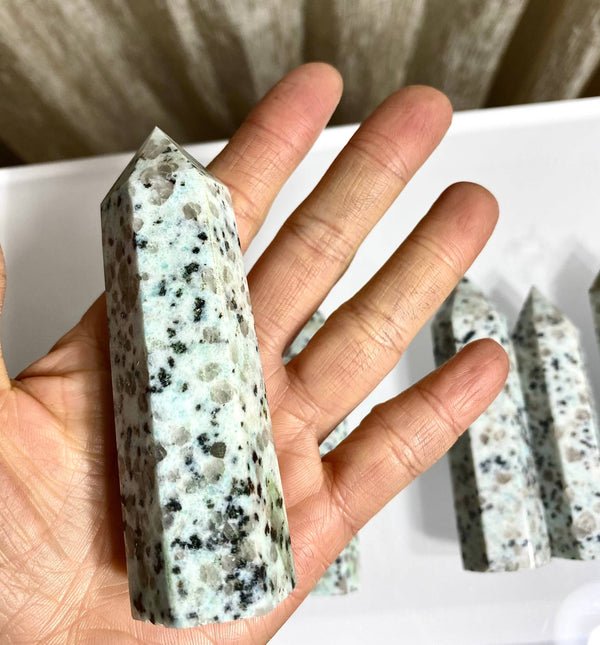 Kiwi Jasper Obelisk