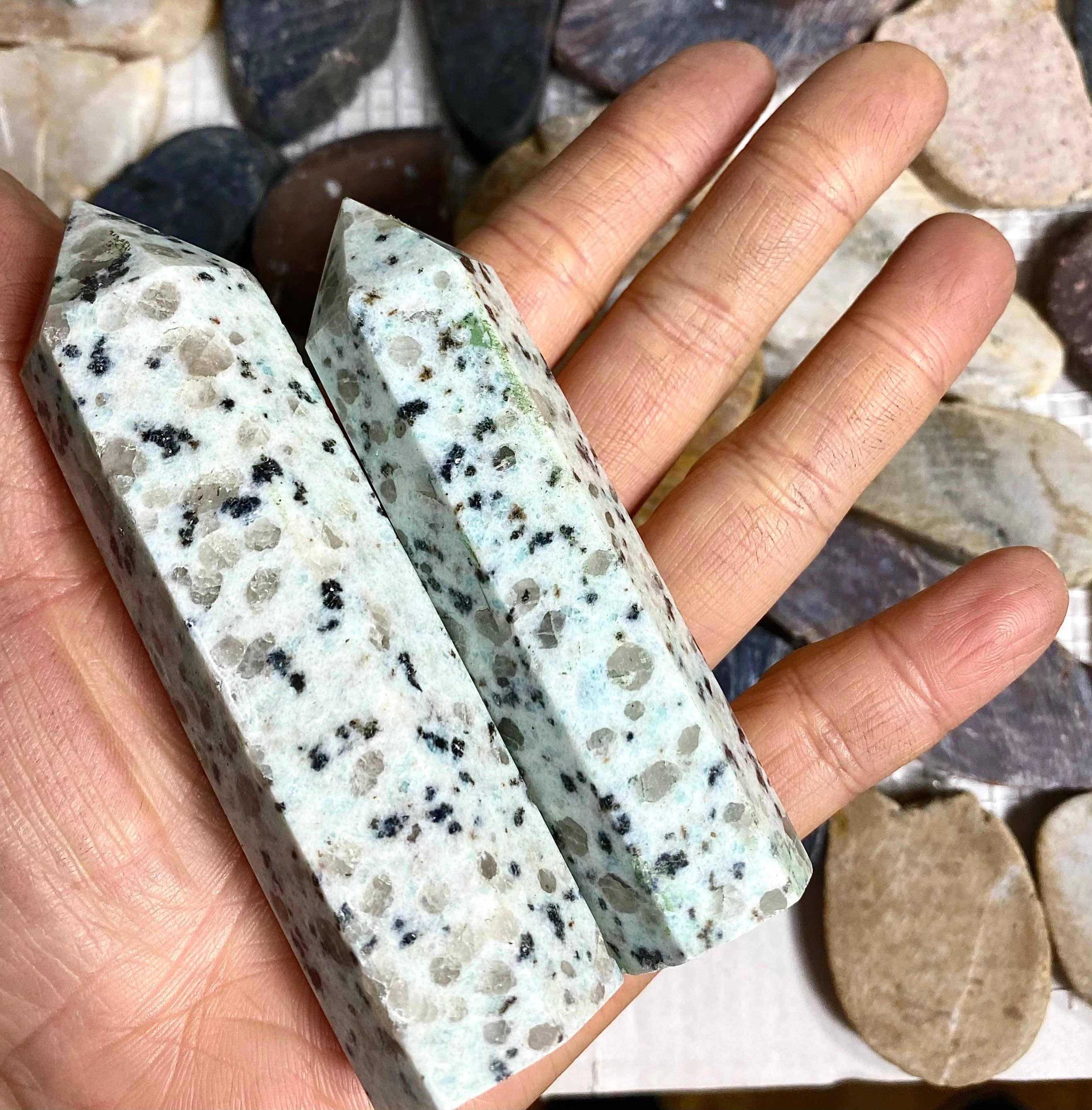 Kiwi Jasper Obelisk