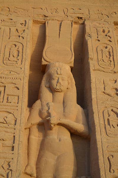 Queen Nefertari Bronze