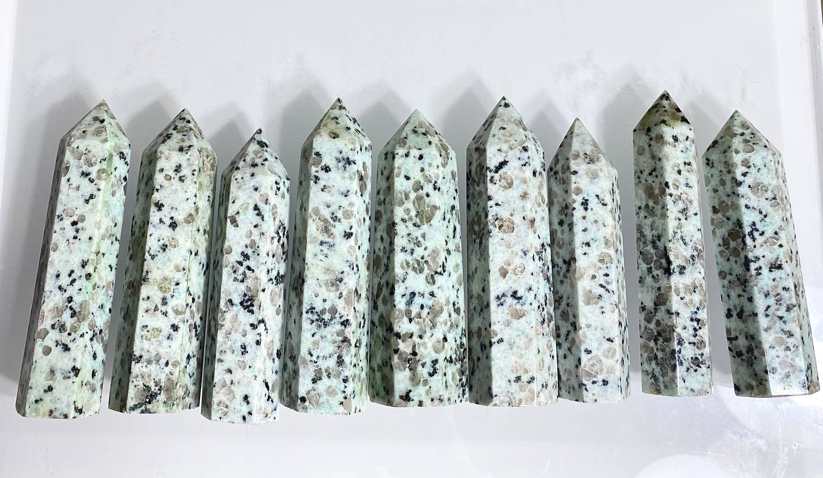 Kiwi Jasper Obelisk