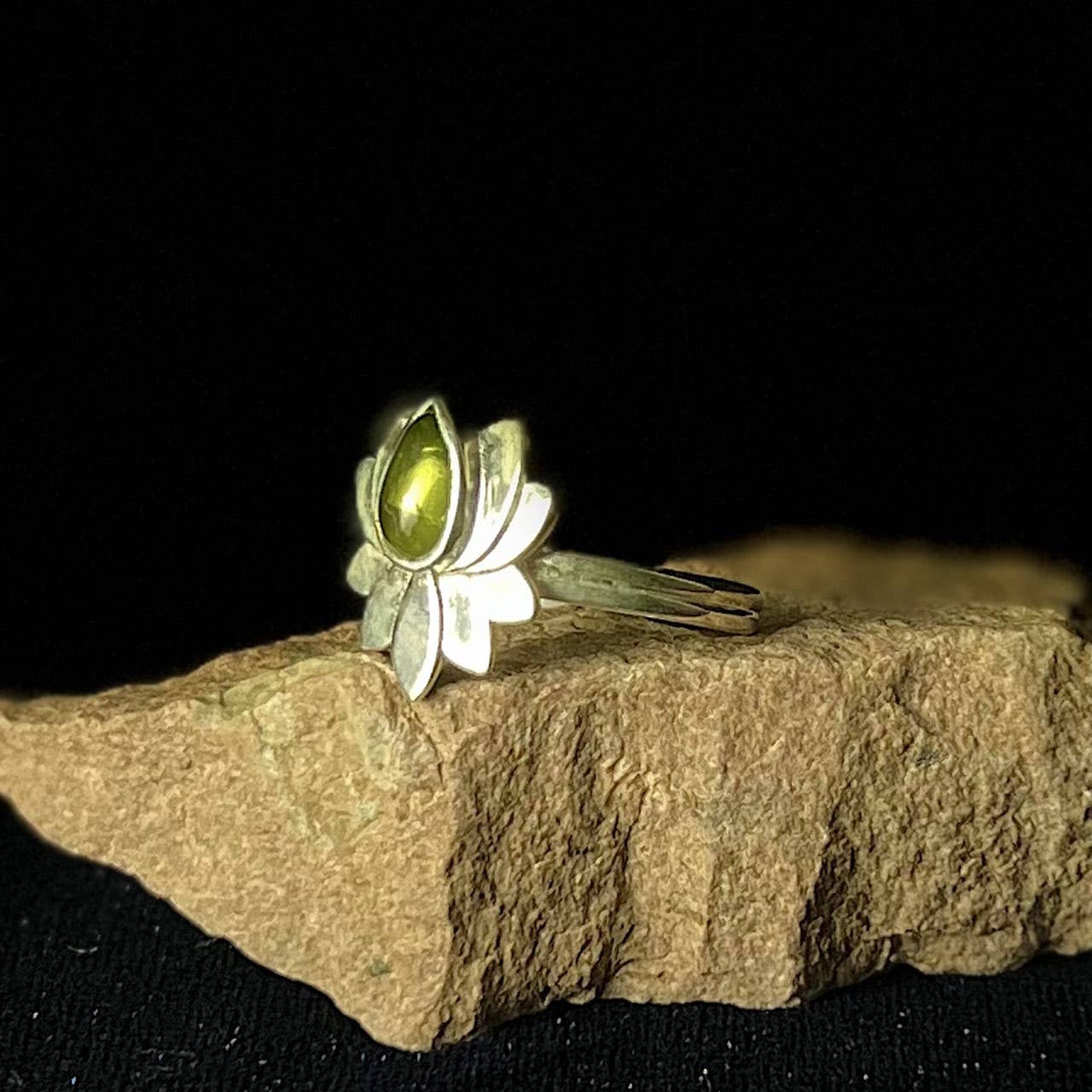 Peridot Ring LOTUS 2 (50% Off Collection): 6
